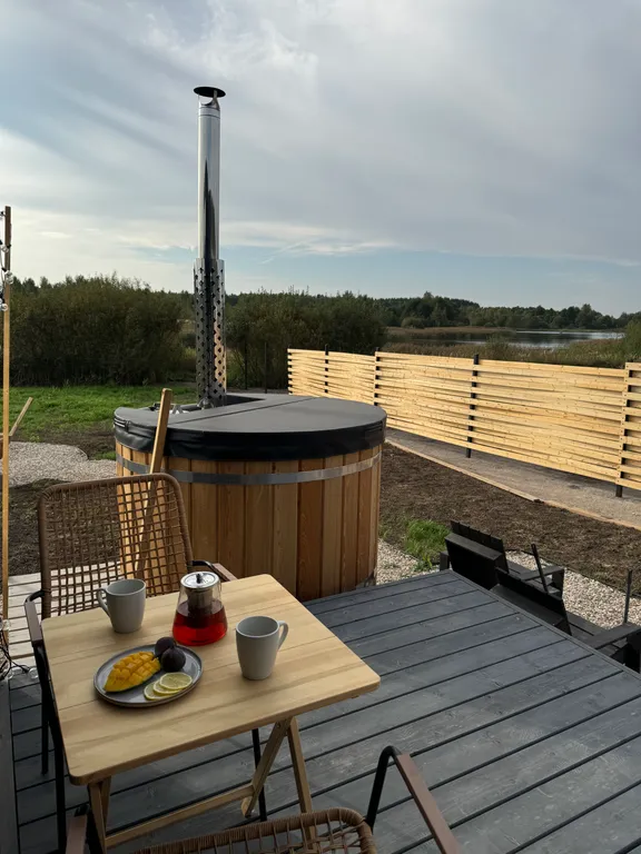 Домик с сауной и купелью у озера