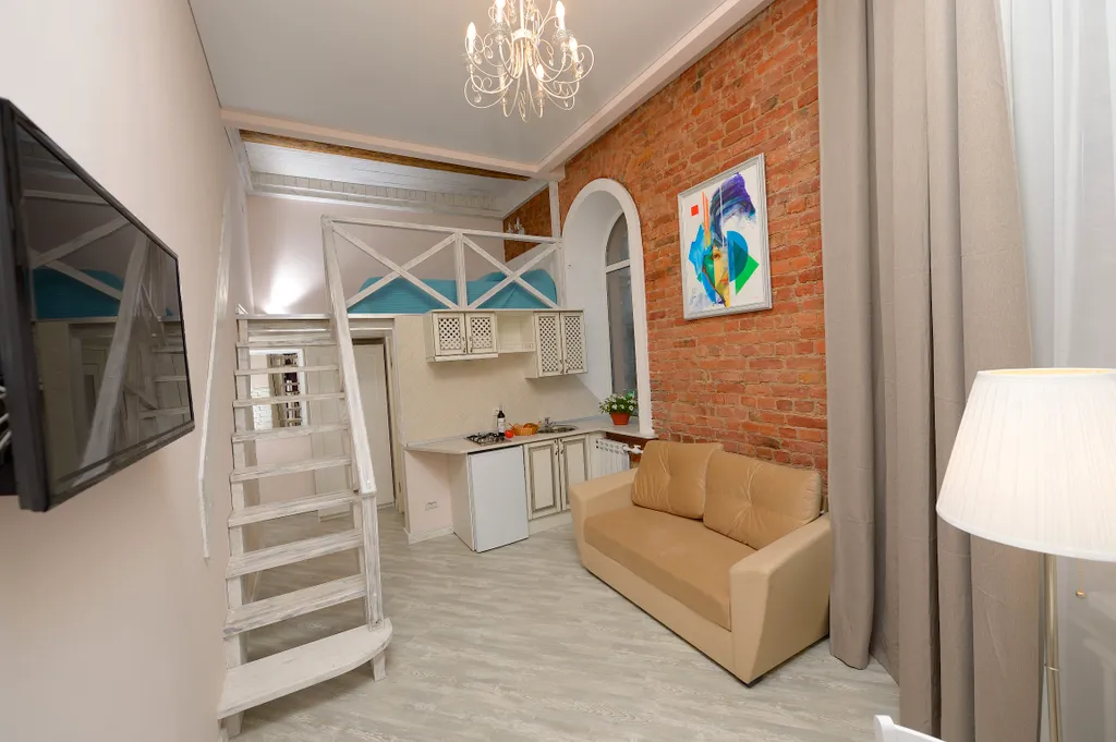 LeoHotels на Суворовском