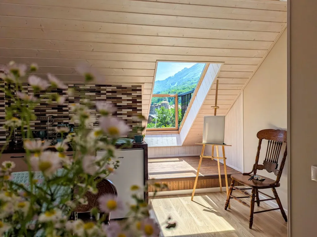 Роскошные двухуровневые апартаменты с панорамным видом на горы