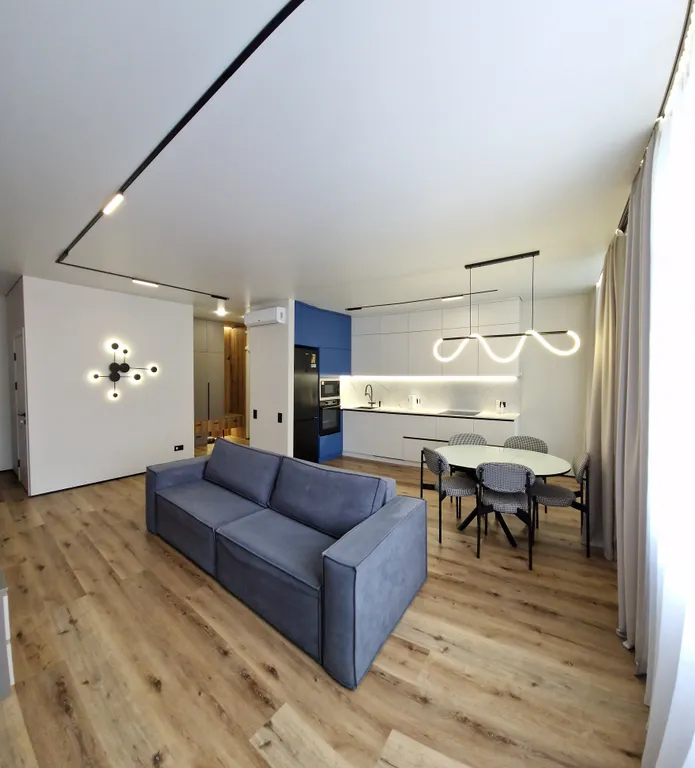 Евротрешка у моря с прекрасным видом на море