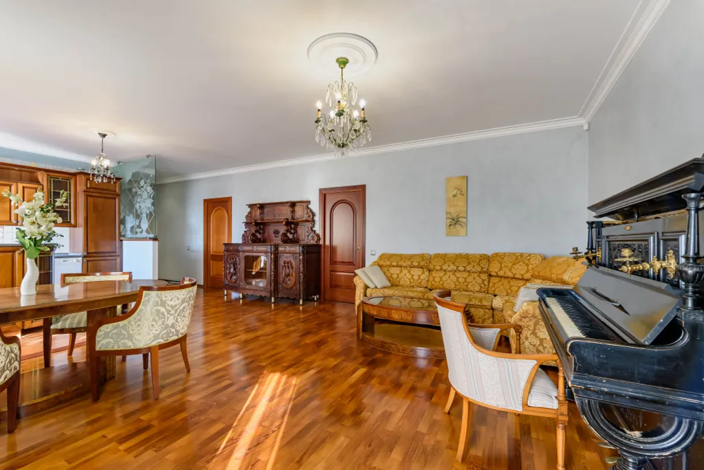 Квартира Квартира с балконом в самом центре — Санкт-Петербург