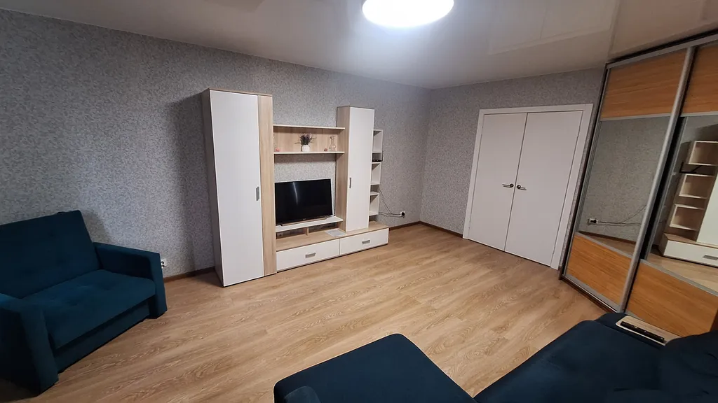 Квартира Квартира Пoлнoцeннaя 2-уx кoмнатная большая квapтирa с раздельным санузлом — Янино-1