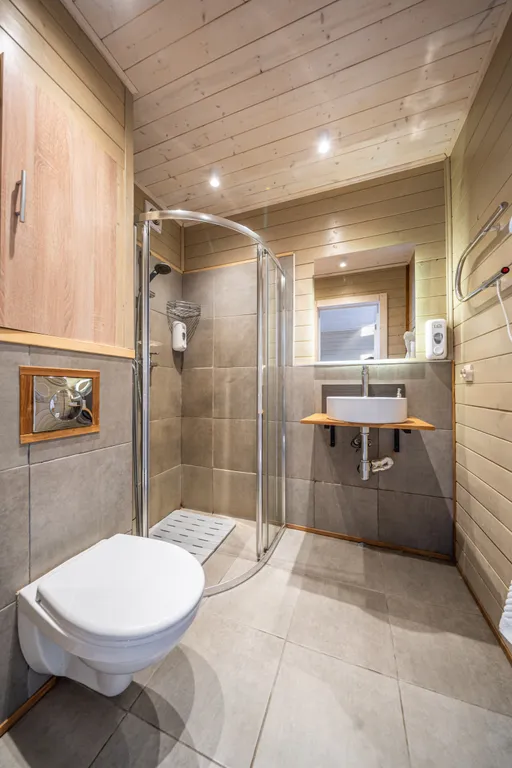 Домик с видом на лес