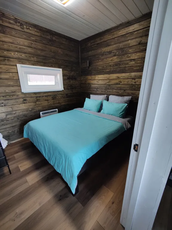 Коттедж Уютный дом с бассейном — Приморск