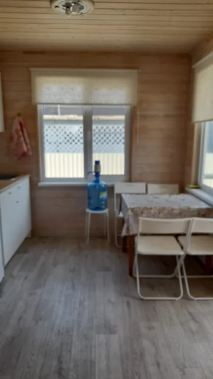 Коттедж с собственной территорией, большой беседкой и мангальной зоной