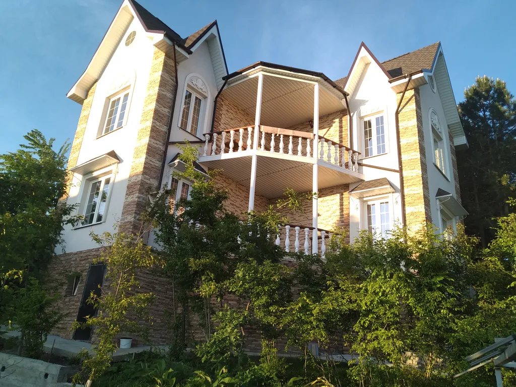 Вилла в горах с великолепным видом на долину и море