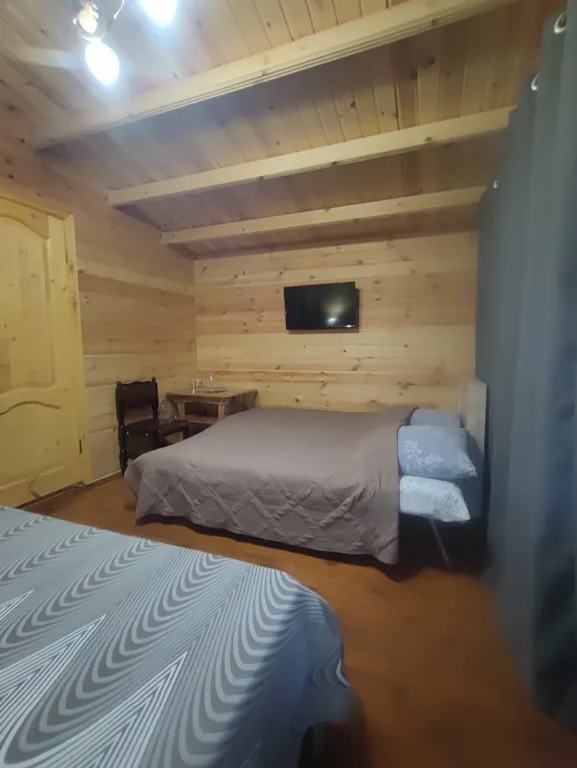 Коттедж Эко домик с парковкой возле горной реки — Гагра