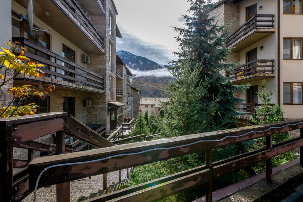 Апартамент с закатным балконом, 52 м², 2 этаж