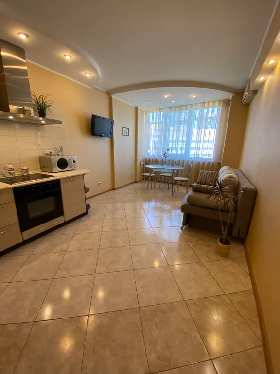 Квартира у центральной площади рядом с набережной