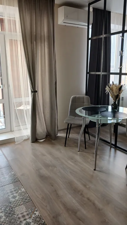 Квартира Квартира Шикарная новая студия в центре города — Омск