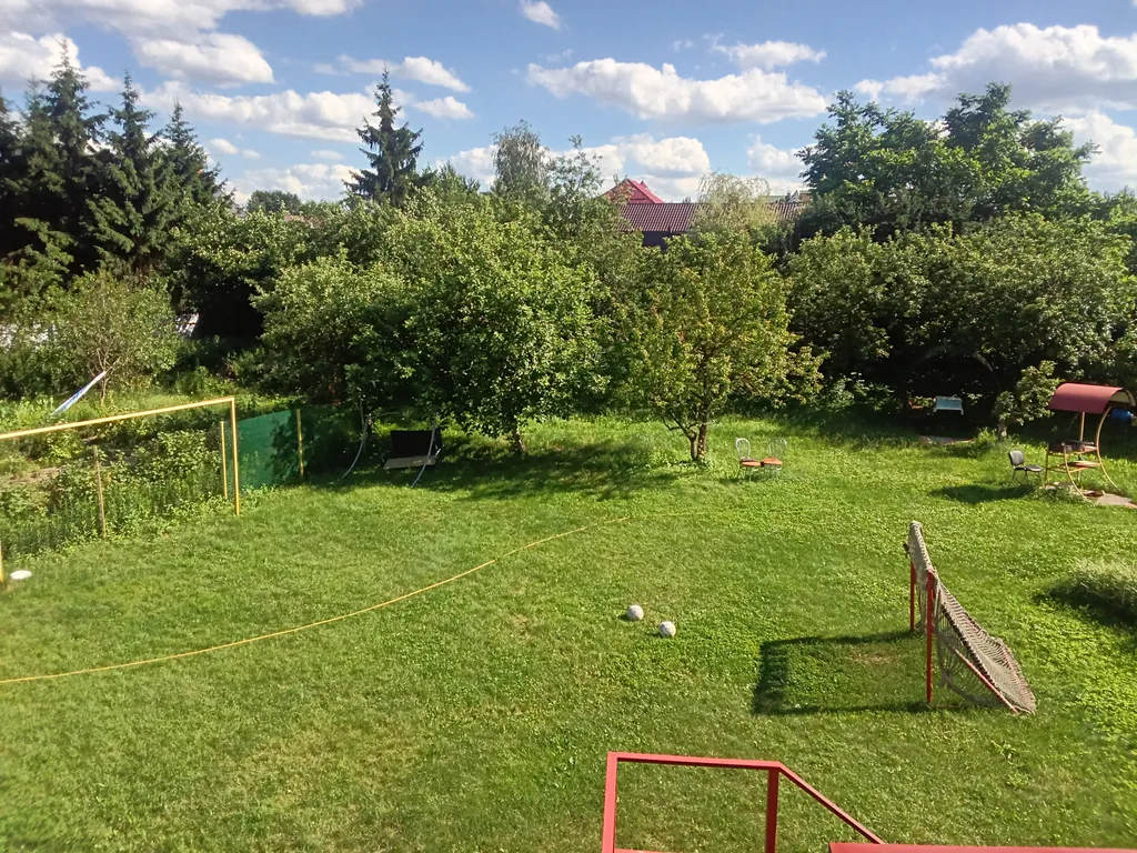 Коттедж Коттедж Уютная дача в саду — Вялки