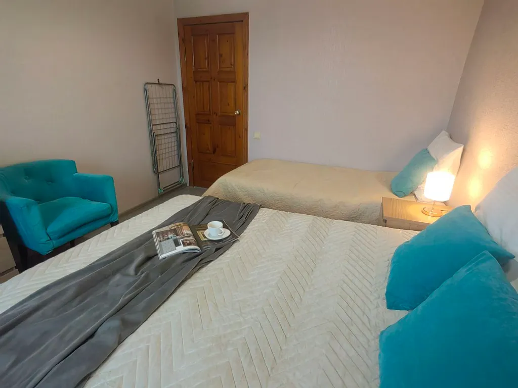 Видовая двухкомнатная квартира в 300 метрах от пляжа