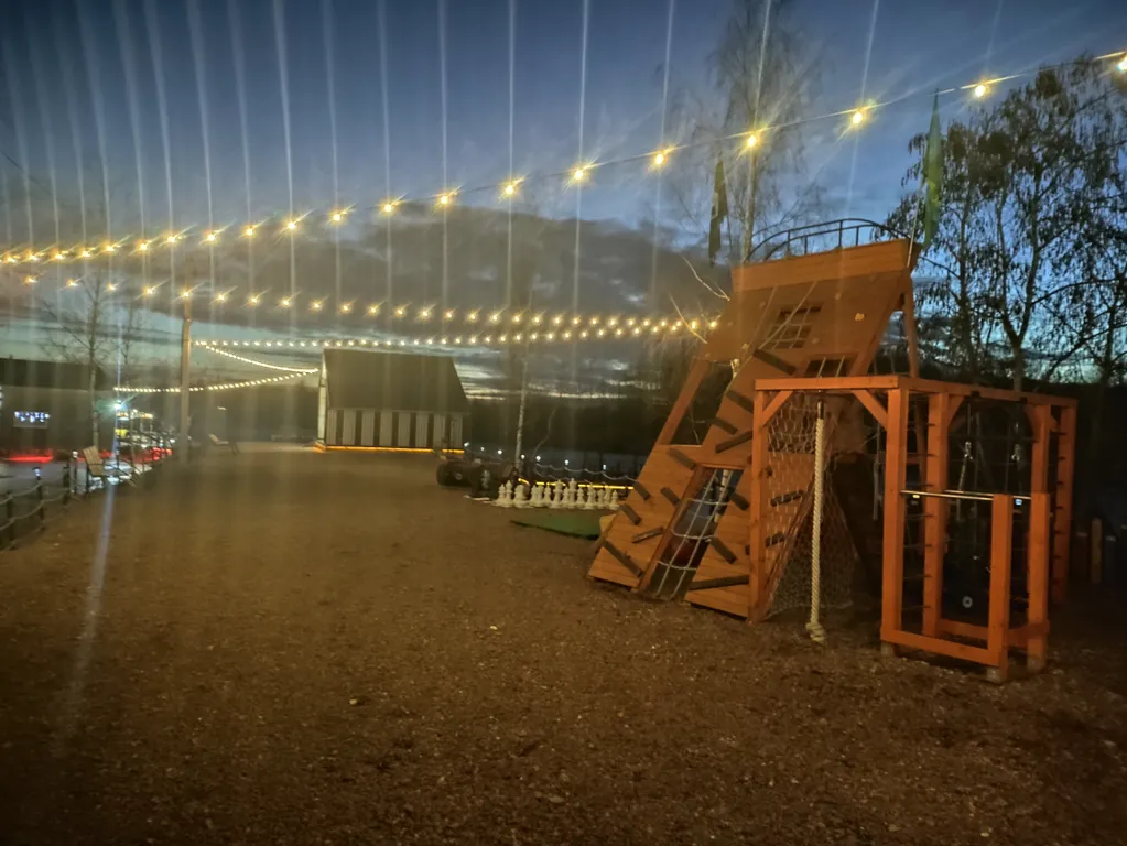 Дом на берегу озера