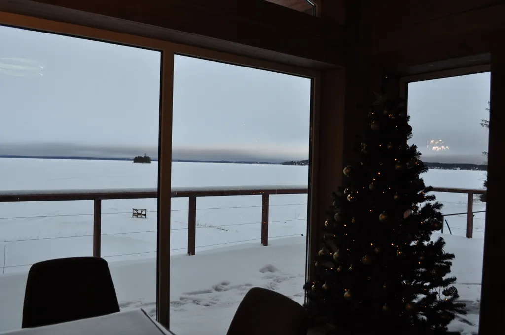 Дом на озере в Ahpoila Villas, коттедж с 4-мя спальнями Grand