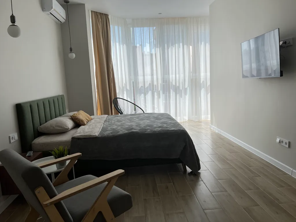 Современная квартира с кондиционером в центре города