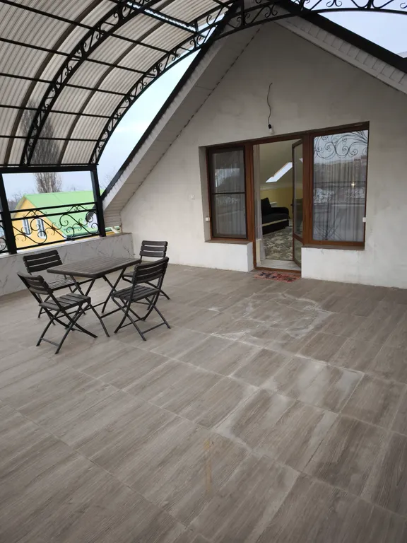 Новый дом с видом на горы