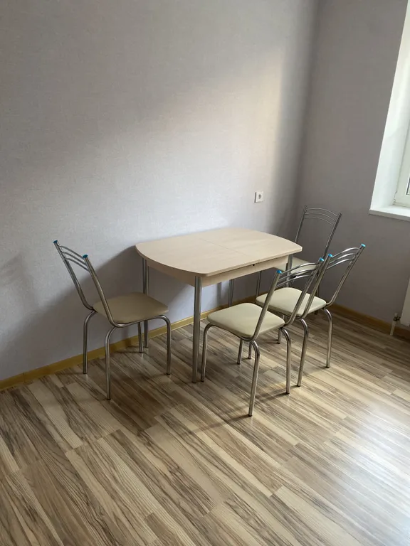 Уютная  двухкомнатная квартира в тихом районе