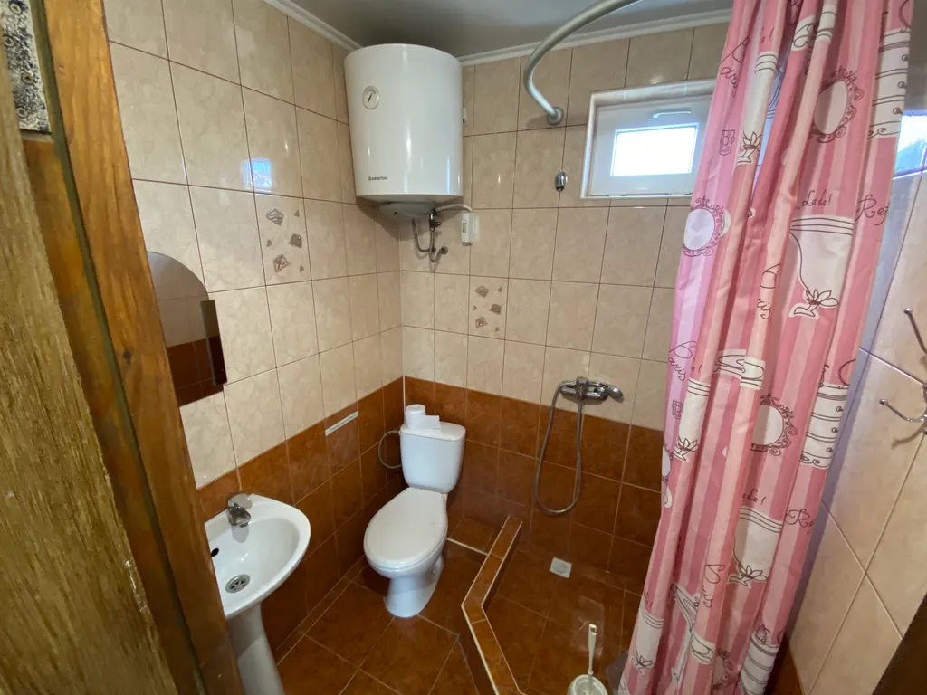 Двухкомнатный дом с кухней на 2 этаже