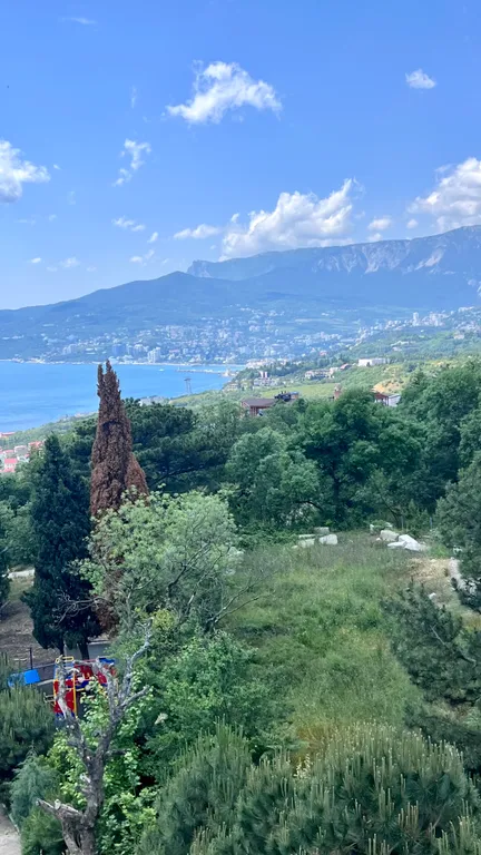 Панорамная квартира с видом на Ялту