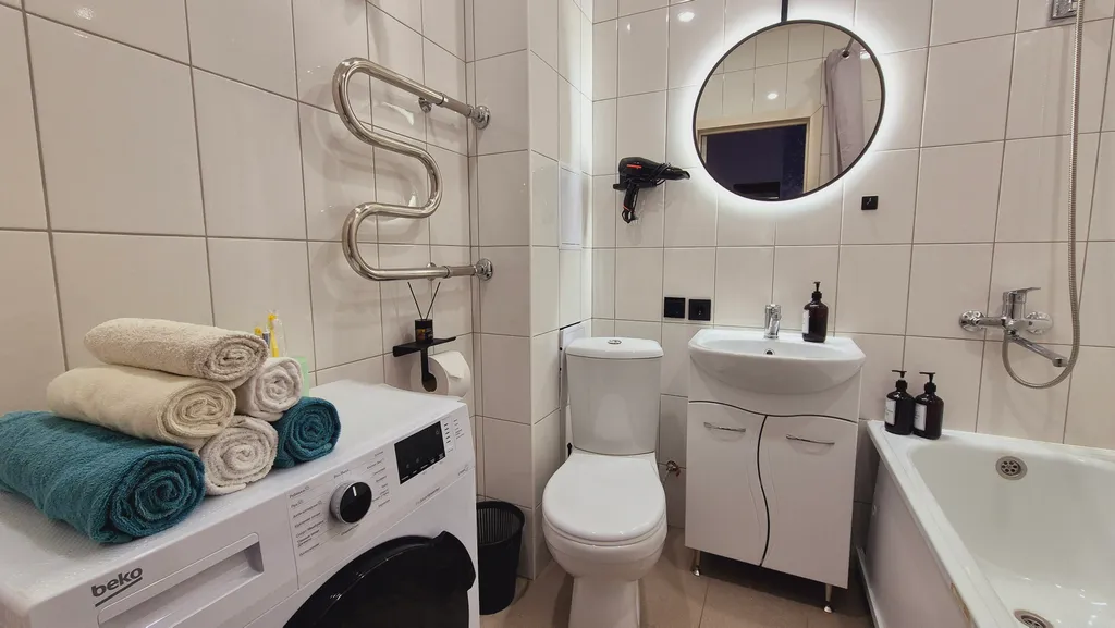 Новая студия Эльдорадо до Макси 5 минут ходьбы