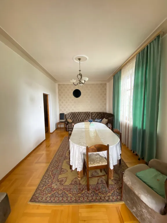 Большой уютный загородный дом с садом