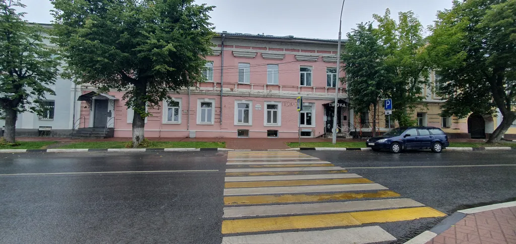 Дом у Кремля в сердце Рубленого города, квартира с паркингом во дворе