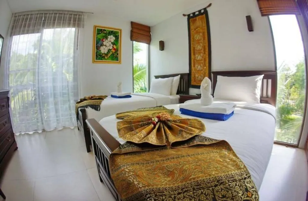 Апартамент (140м2) 2 спальни в 200-х метрах от моря