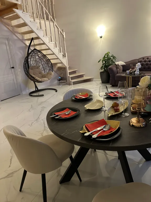 Дом с панорамными окнами и баней