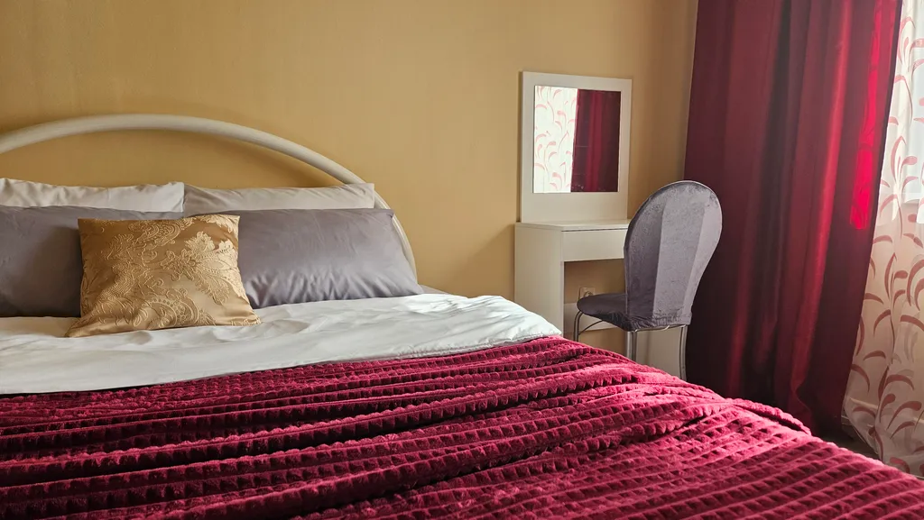 Квартира Квартира Просторная 3-комнатная в центре рядом с красивым парком — Екатеринбург