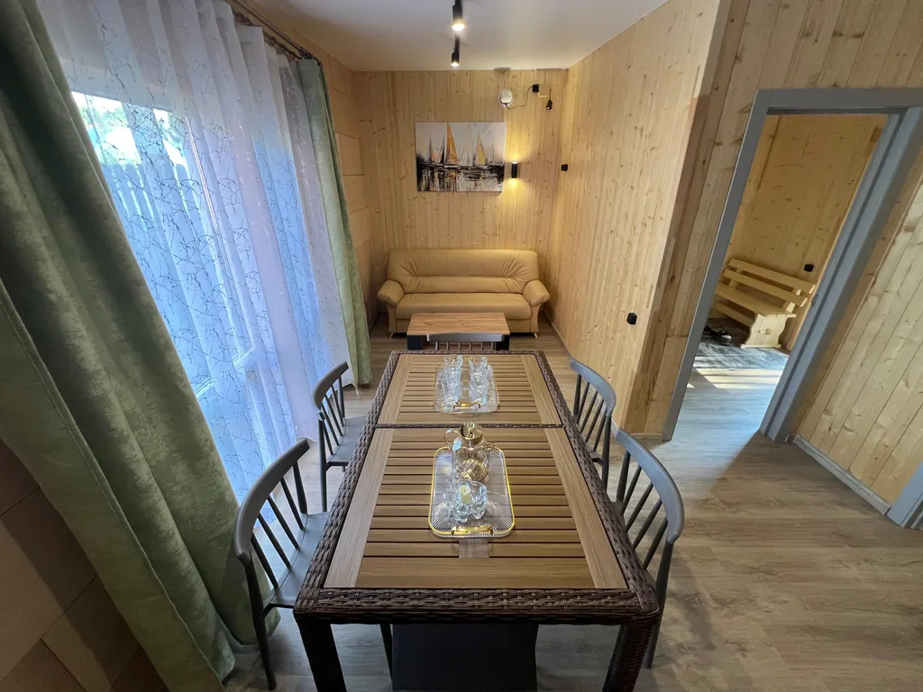 Гостевой дом в глэмпинге на берегу реки