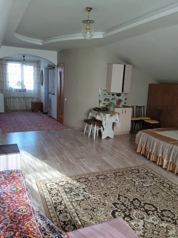 Студия с видом на горы в частном доме