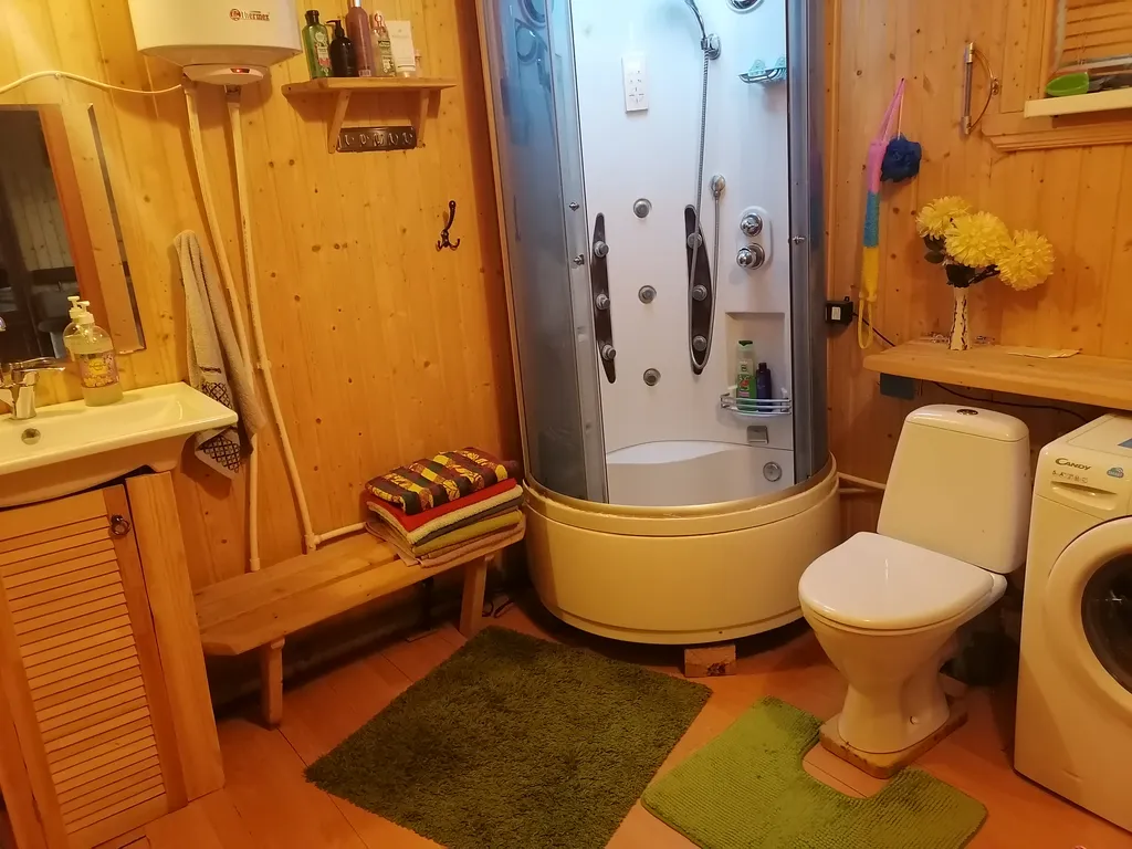 Дом 2 этажа, баня на дровах