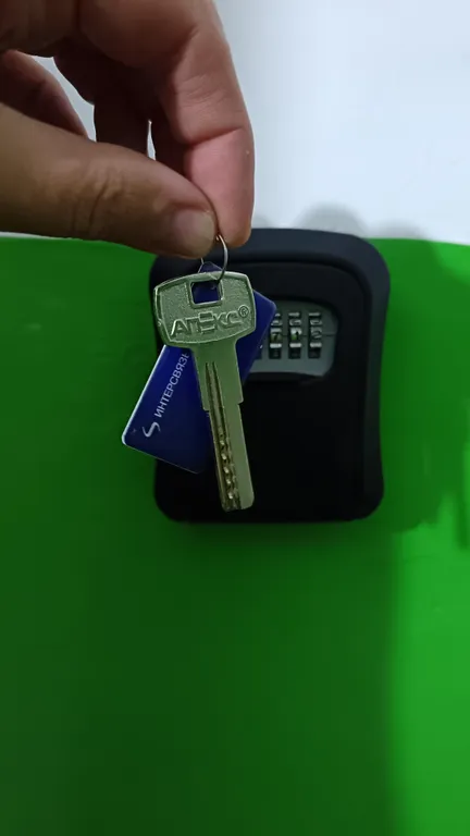 Большая, тёплая, уютная квартира с отдельной кухней в тихом районе