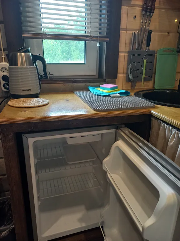 Домик у реки с отличным видом на 2 шлюз Волго Балтийского канала и лес