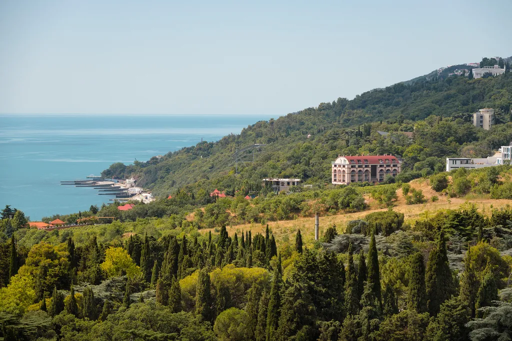 Эксклюзивная квартира с лучшим видом в приморском парке Ялты