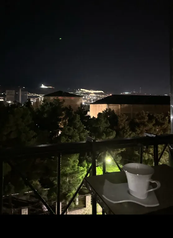 Уютная квартира с красивым видом на крепость и горы в центре города