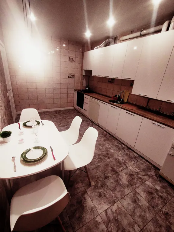 Огромная 3-комнатная квартира с новым ремонтом