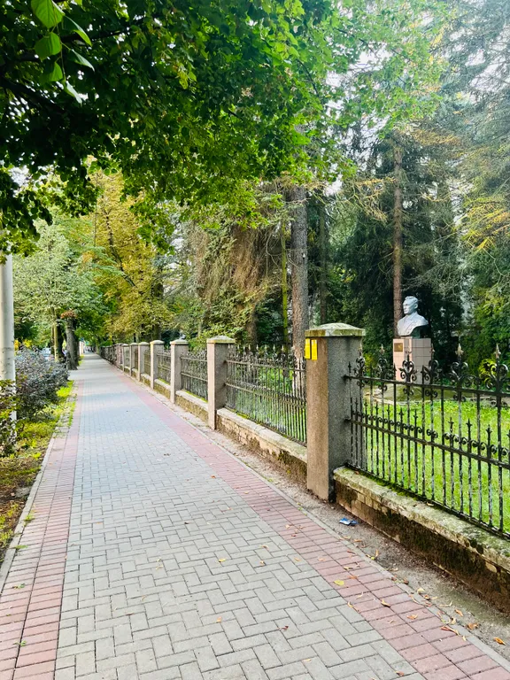 Квартира Квартира с двумя отдельными комнатами, исторический район, просторно — Калининград