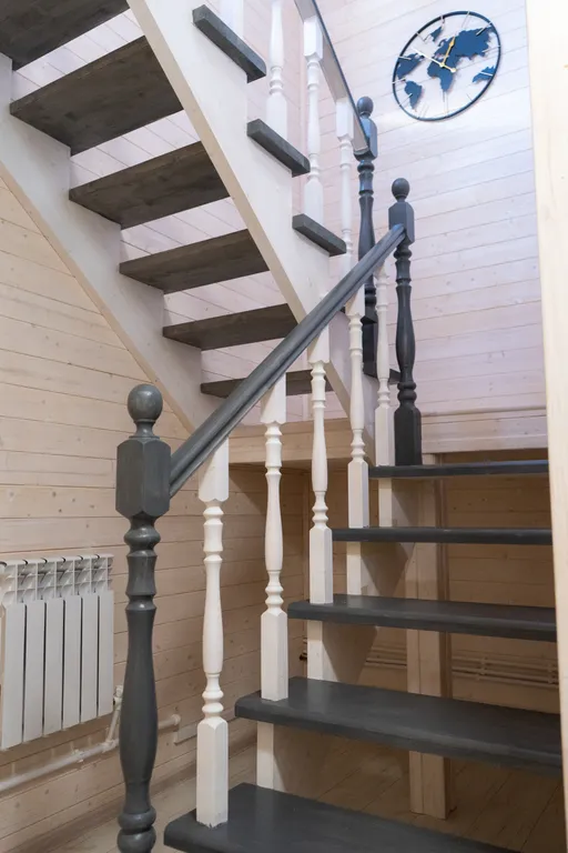 Уютный дом в лесу