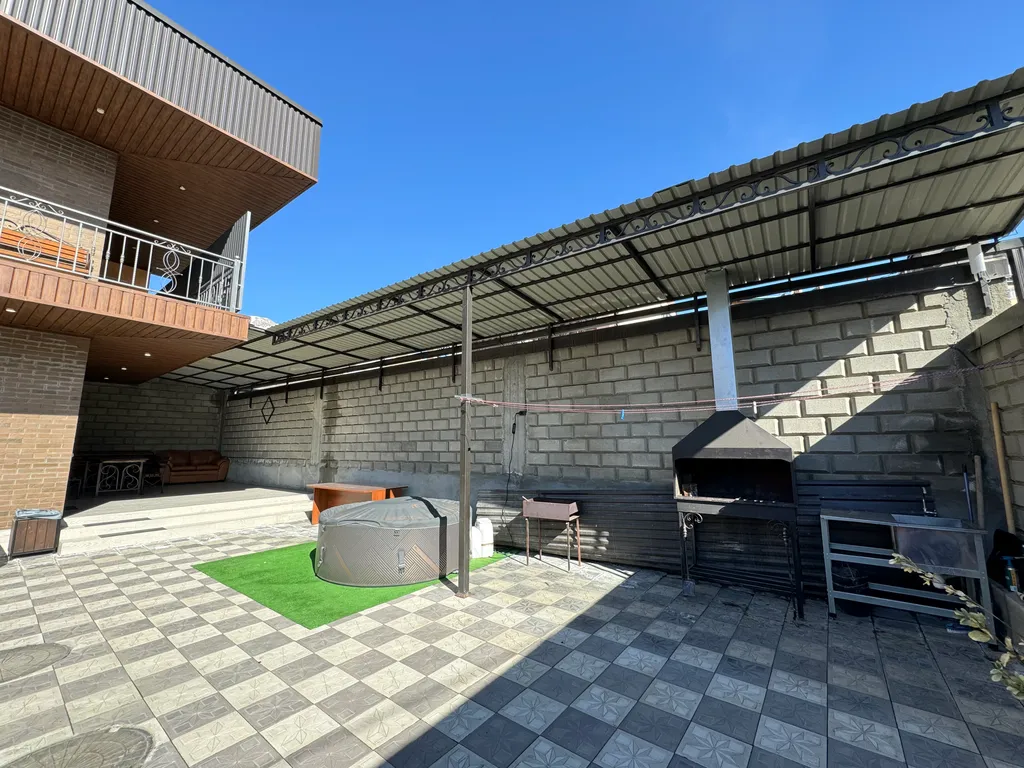 Уютный дом среди гор с джакузи