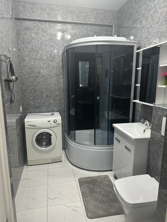 Уютная квартира с панорамным видом на горы , около нового сквера