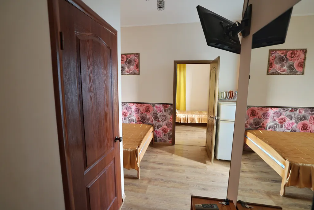 Квартира Квартира Четырехместный номер люкс с доп. местом и балконом с видом на море — Лазаревское