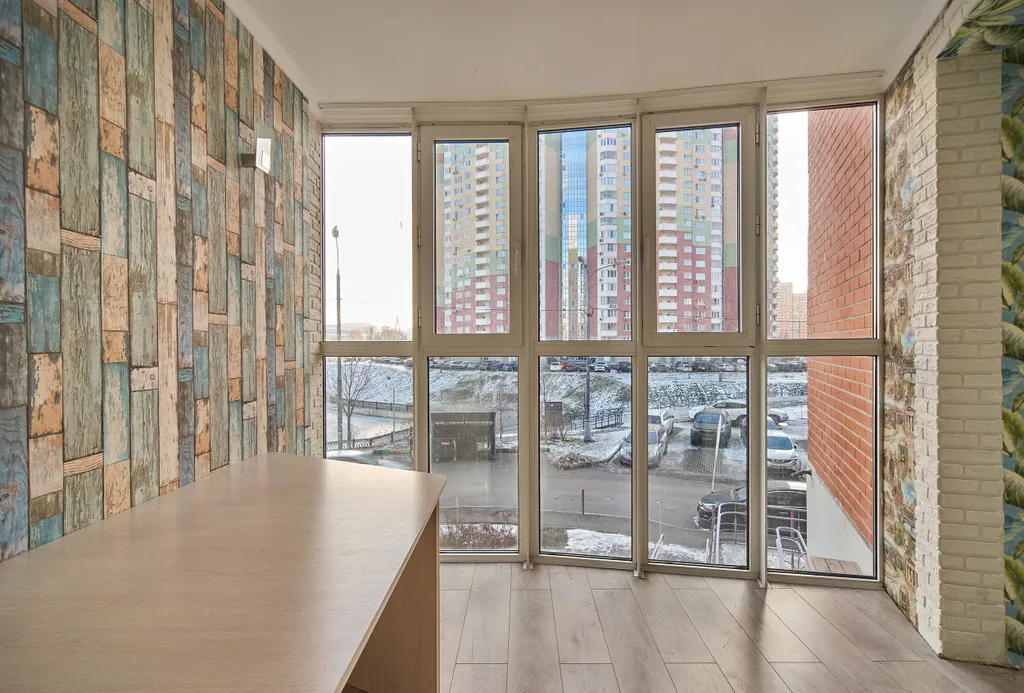 Вид на реку и крокус