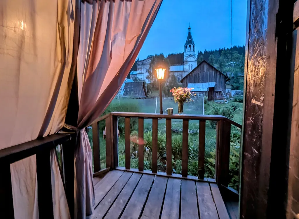 Уютный мини дом с видом на реку