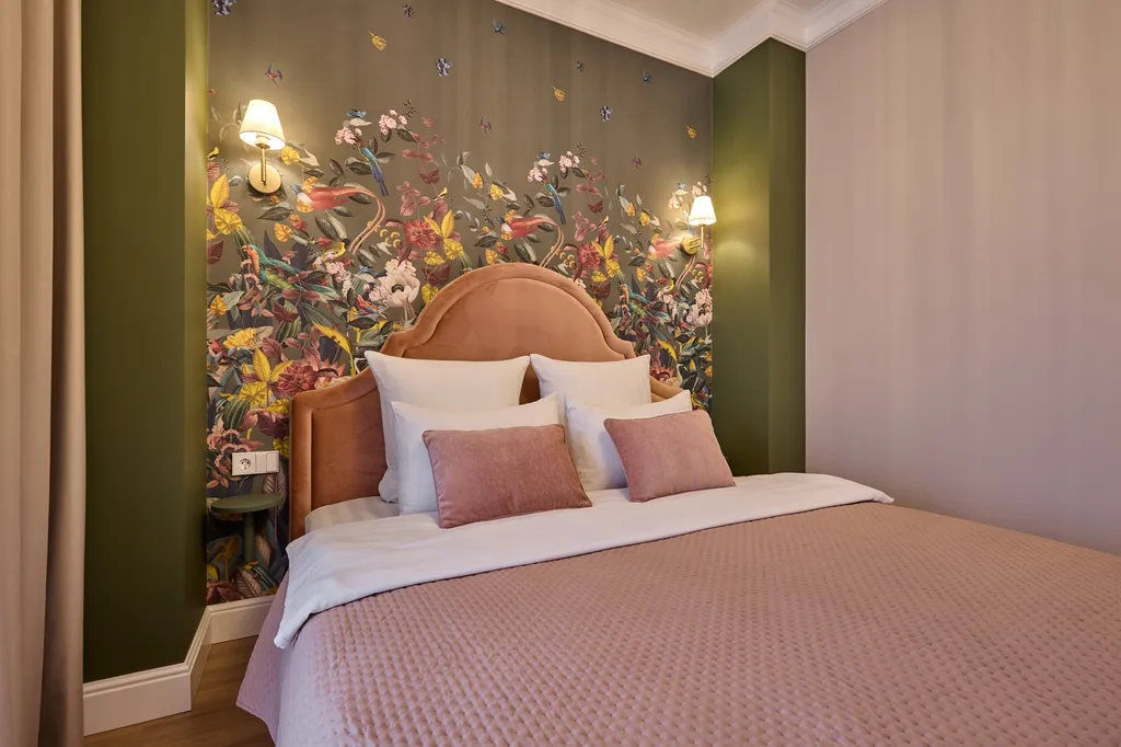 Уникальные яркие дизайнерские апартаменты