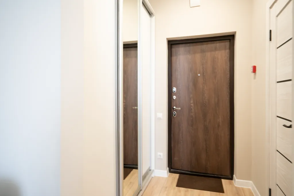 Дизайнерская студия LS-ECONOM STUDIO с видом на город с 7 этажа