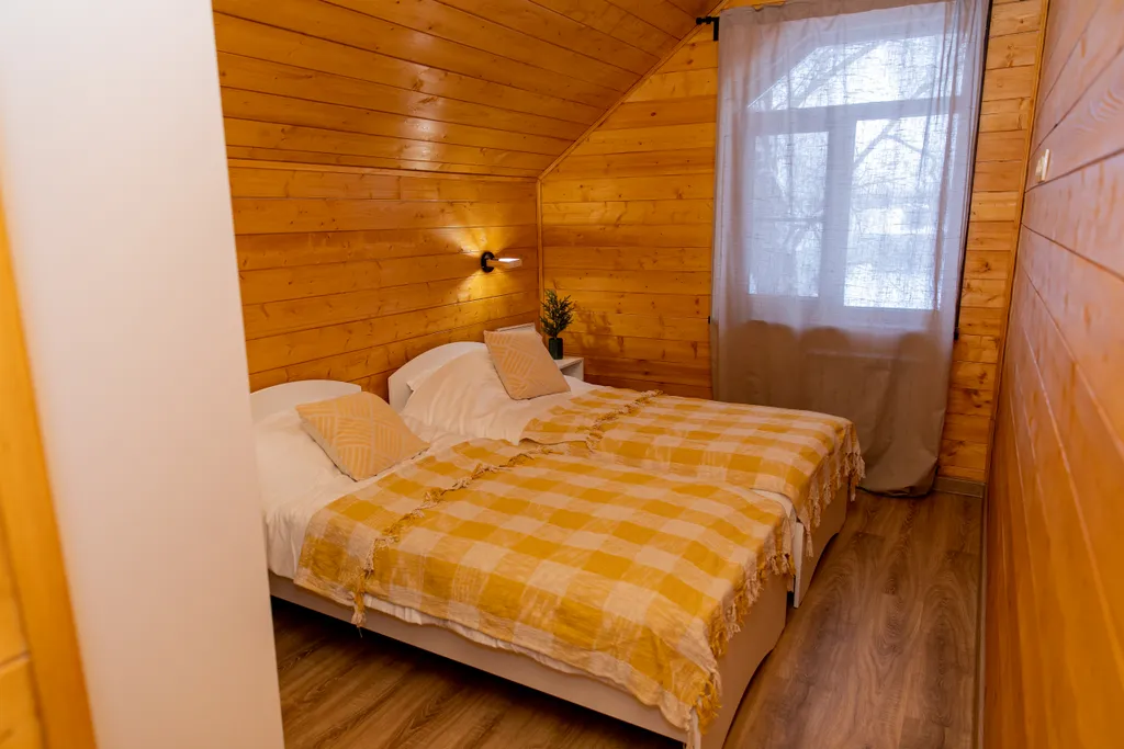 Дом на берегу озера