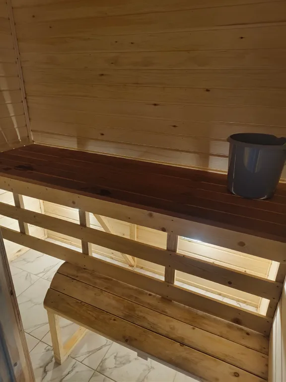 Уютный домик с сауной в тихой части города в окружении зелени