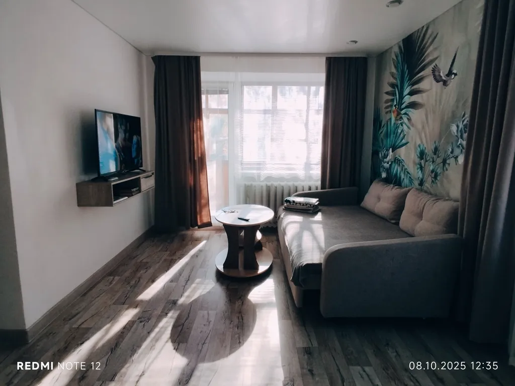 Уютная квартира с балконом, в экологически чистом районе — аренда посуточно в Шадринск