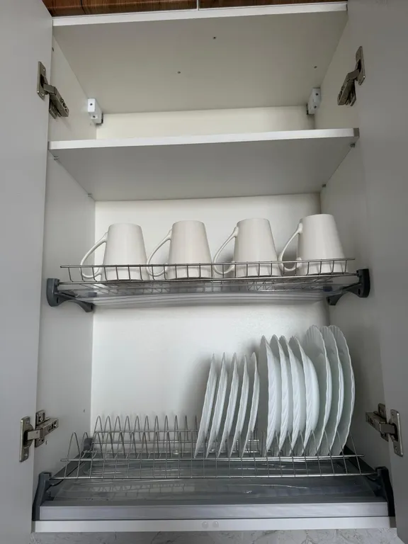 Новая квартира в центре города с видом на город и гору Змейку